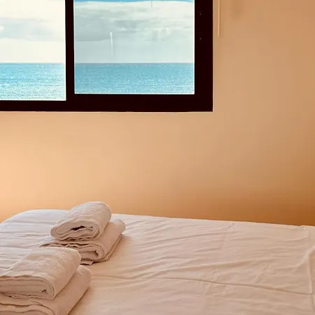 Click&guest - Bright Sun House With Sea Views Apartment