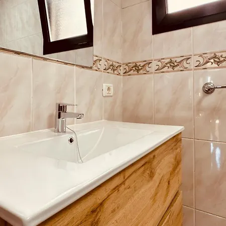 Click&guest - Bright Sun House With Sea Views アグイメス